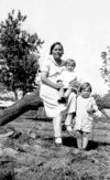 Baby Lillie & Mary with their mother, Della Ray